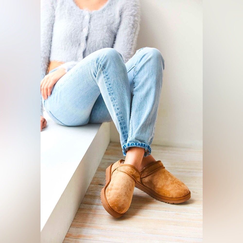 Ugg Classic Slipper Chesnut (Size 11)